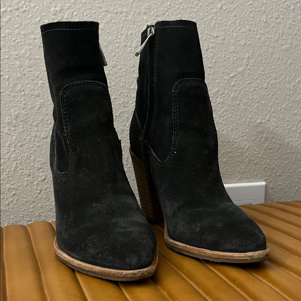 Treasure and bond size 6 booties